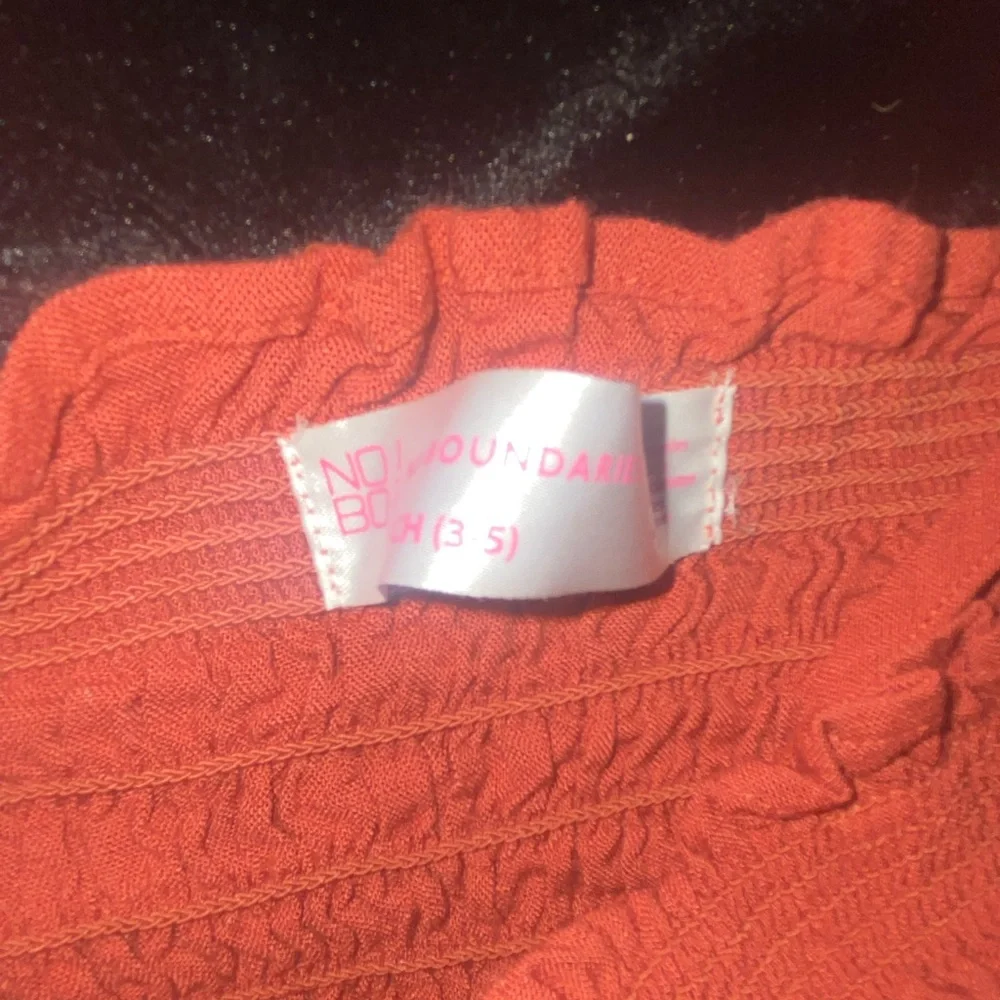 Top - Picture 2 of 2